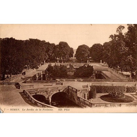 7 - NÎMES - Le Jardin de la Fontaine - ND Photo
