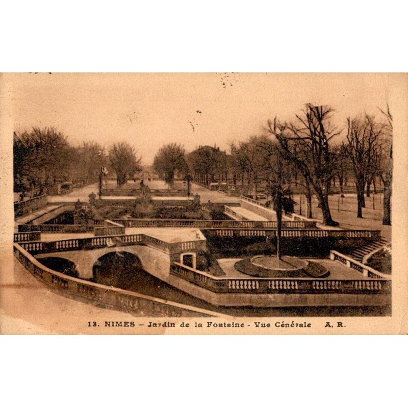 13 - NÎMES - Jardin de la Fontaine - Vue Générale - A.R.