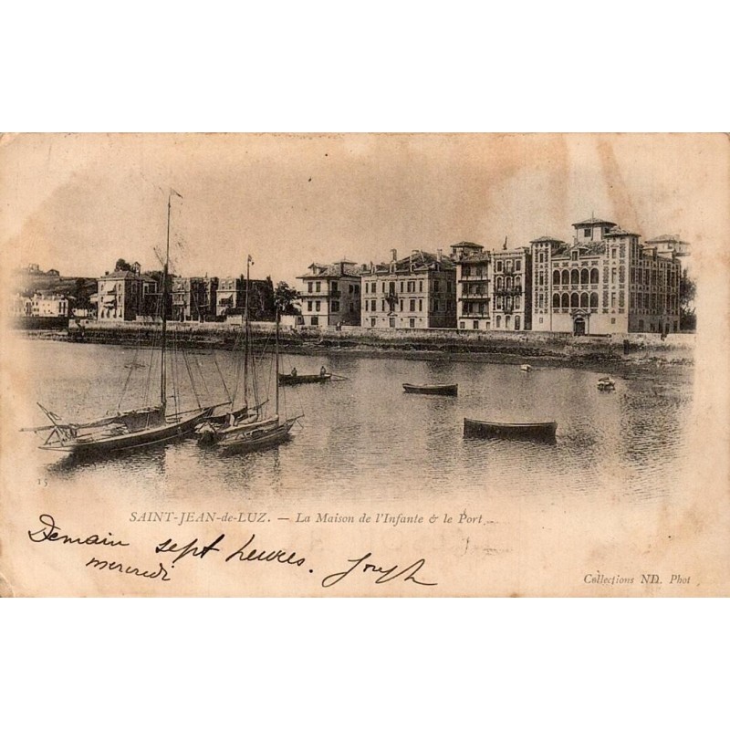 Carte postale ancienne de Saint-Jean-de-Luz montrant la Maison de l'Infante et le port avec des voiliers en 1903.