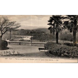 Carte postale ancienne de Pau montrant le Square Saint-Martin avec vue sur la chaîne des Pyrénées.