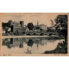 Carte postale ancienne de Pau montrant le panorama sur le gave, le château et le centre historique en 1947.
