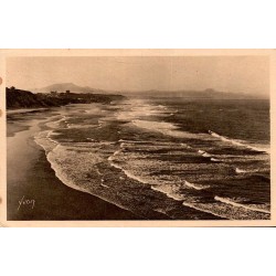 Carte postale ancienne montrant la Côte des Basques à Biarritz avec vue panoramique sur l'océan Atlantique.