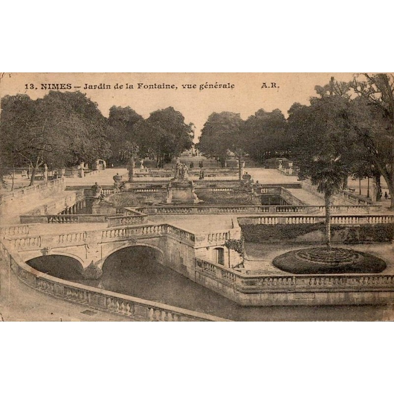 13 - NÎMES - Jardin e la Fontaine, vue générale   A.R.