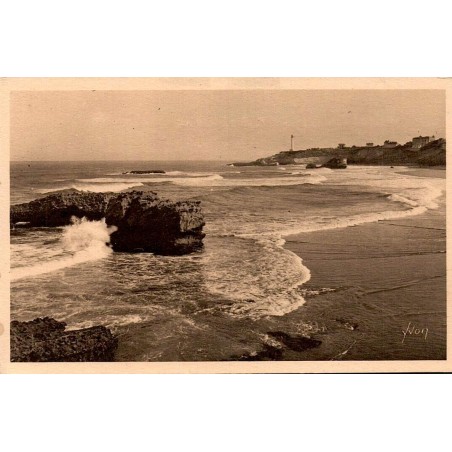 Carte postale ancienne de Biarritz montrant le Cap Saint-Martin vu depuis le Rocher de Basta.