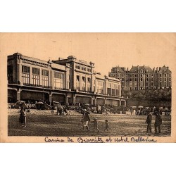 Carte postale ancienne de Biarritz montrant le Casino Municipal et l'Hôtel Bellevue sur la Grande Plage en 1922.