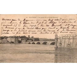 Carte postale ancienne de Bayonne montrant le Pont et le Vieux Réduit en 1903.