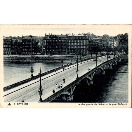 Carte postale ancienne de Bayonne montrant la rive gauche de l'Adour et le pont Saint-Esprit.