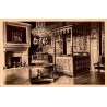 Carte postale ancienne de la chambre Henri IV au château de Pau avec son lit à baldaquin et son mobilier Renaissance.