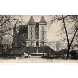 Carte postale ancienne du château de Pau vu depuis la Basse-Plante avec la statue d'Henri IV.