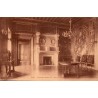 Carte postale ancienne du salon de famille du château Henri IV à Pau avec cheminée monumentale et mobilier d'époque.