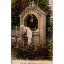 Carte postale ancienne de Pau représentant la fontaine de l'avenue Thiers, œuvre du sculpteur Gabard.