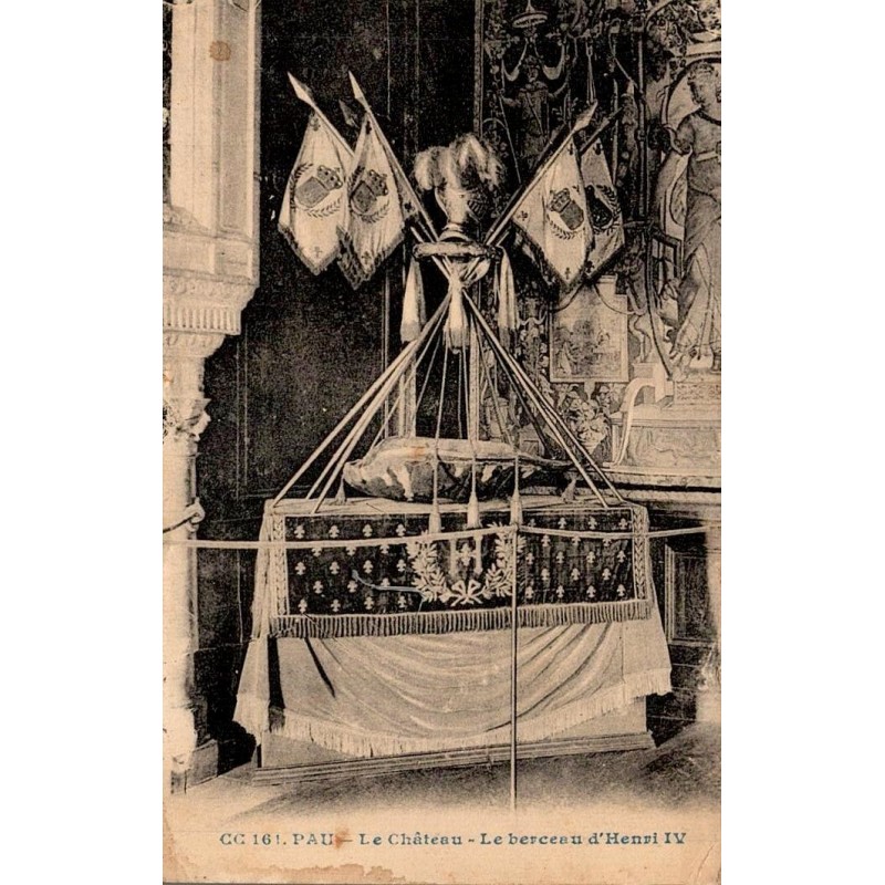 Carte postale ancienne du berceau d'Henri IV exposé au château de Pau, carte voyagée en 1927.