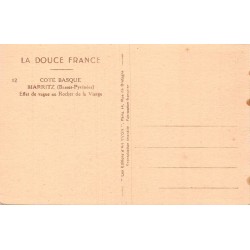 Carte Postale Ancienne Biarritz Effet de vague Rocher de la Vierge