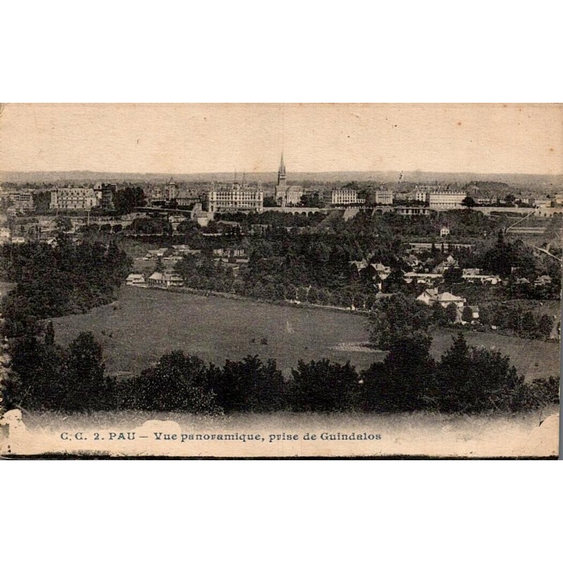 Carte postale ancienne de Pau montrant un panorama de la ville depuis Guindalos, avec correspondance manuscrite de 1928.