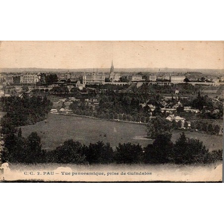Carte postale ancienne de Pau montrant un panorama de la ville depuis Guindalos, avec correspondance manuscrite de 1928.