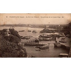 Carte postale ancienne de Biarritz montrant le Port des Pêcheurs et la Grande Plage, voyagée en 1934.