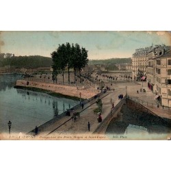 Carte postale ancienne de Bayonne montrant les ponts Maubec et Saint-Esprit avec les quais animés.
