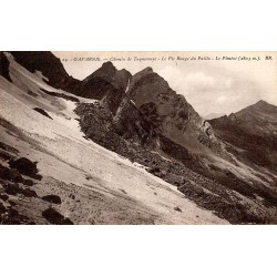 Carte postale ancienne de Gavarnie montrant le chemin de Tuquerouye, le Pic Rouge du Pailla et le Piméné.