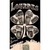 Carte postale ancienne de Lourdes en forme de trèfle porte-bonheur avec vues multiples des sanctuaires.