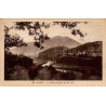 Carte postale ancienne de Lourdes montrant la vallée et le Pic du Jer, voyagée en 1933.
