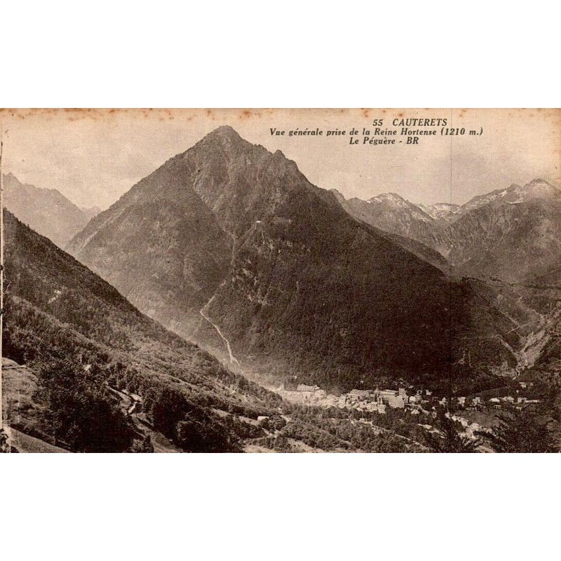 Carte postale ancienne de Cauterets montrant une vue générale depuis la Reine Hortense vers le Péguère.
