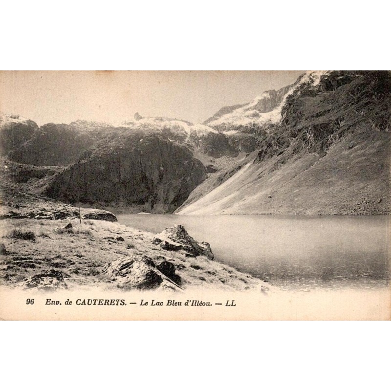 Carte postale ancienne du lac Bleu d'Ilhéou près de Cauterets dans les Hautes-Pyrénées.