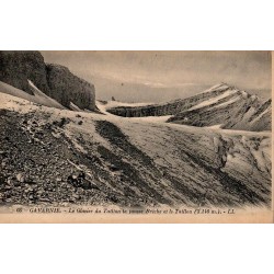 Carte postale ancienne du glacier du Taillon avec la Fausse Brèche et le sommet du Taillon à Gavarnie.
