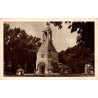 Carte postale ancienne de Lourdes représentant le Monument Interallié en noir et blanc, édition P. Doucet