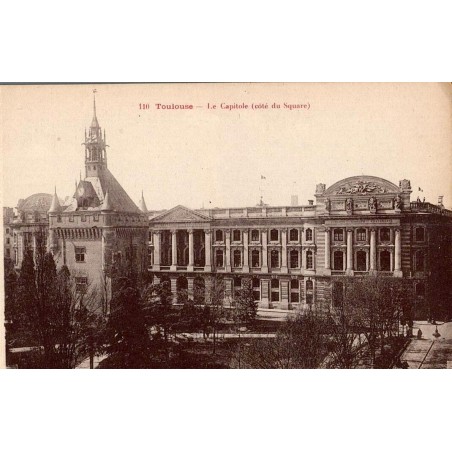 110 TOULOUSE - Le Capitole (Côté du Square)