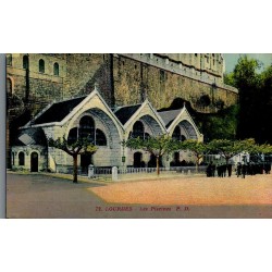 Carte postale ancienne de Lourdes représentant les Piscines du sanctuaire sous la basilique
