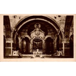 Carte postale ancienne de Lourdes représentant le maître-autel de l'église du Rosaire