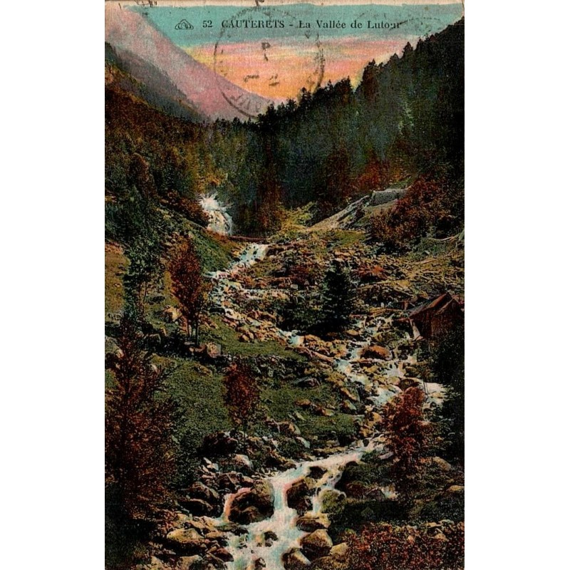 Carte postale ancienne colorisée de la vallée de Lutour à Cauterets, voyagée en 1927.
