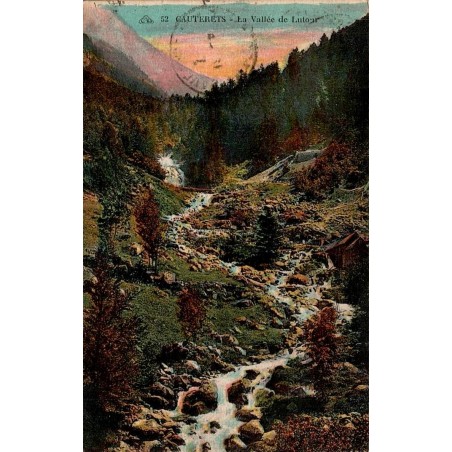 Carte postale ancienne colorisée de la vallée de Lutour à Cauterets, voyagée en 1927.