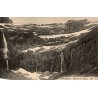 Carte postale ancienne du Cirque de Gavarnie montrant les cascades et les falaises, édition Bloc Frères.
