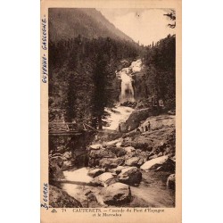 Carte postale ancienne de Cauterets montrant la cascade du Pont d'Espagne et la vallée du Marcadau.