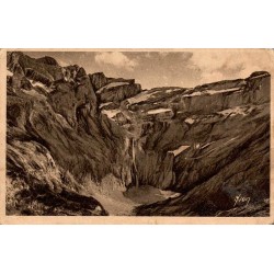 Carte postale ancienne du Cirque de Gavarnie montrant la Grande Cascade dans les Hautes-Pyrénées