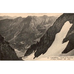 Carte postale ancienne de Gavarnie montrant le couloir de Tuquerouye et le Cirque d'Estaubé