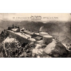 Carte postale ancienne de l'observatoire du Pic du Midi avec la coupole astronomique et la table d'orientation