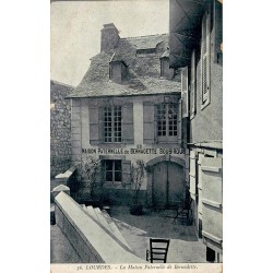 Carte postale ancienne de Lourdes montrant la maison paternelle de Bernadette Soubirous.