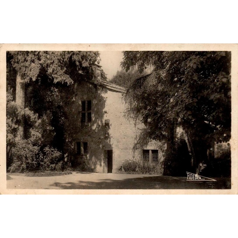 Carte postale ancienne de Domrémy montrant la maison natale de Sainte Jeanne d'Arc.