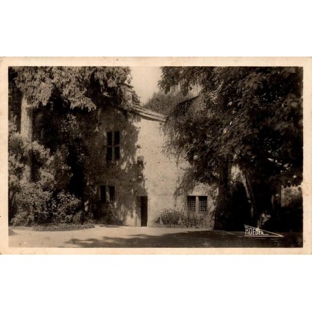 Carte postale ancienne de Domrémy montrant la maison natale de Sainte Jeanne d'Arc.