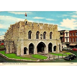 Carte postale moderne du Bargate de Southampton, ancienne porte médiévale sur Above Bar Street.