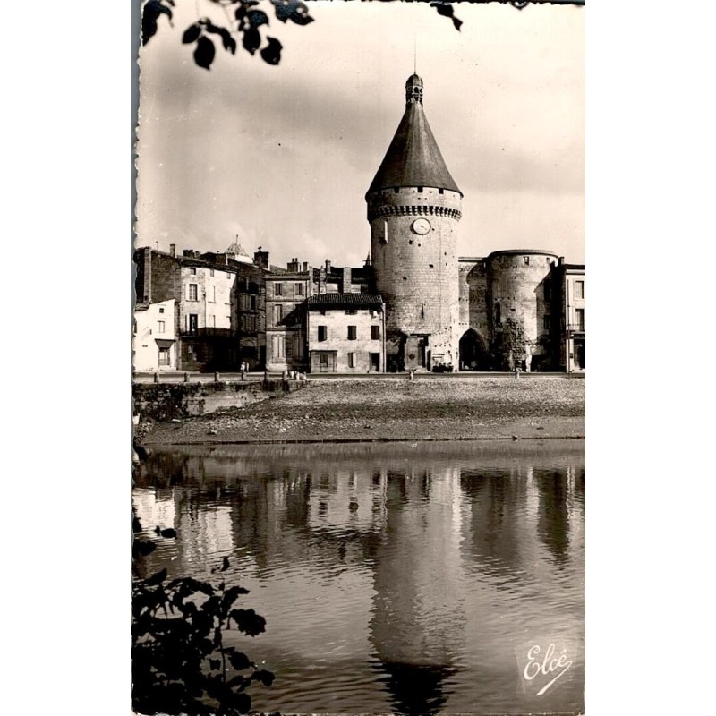 45 - LIBOURNE (GIRONDE) - La Tour au bord de l'ISle