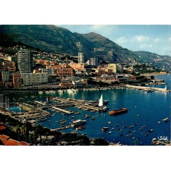 Carte postale moderne de Monaco montrant le port Hercule et Monte-Carlo avec timbre du Prince Rainier III.