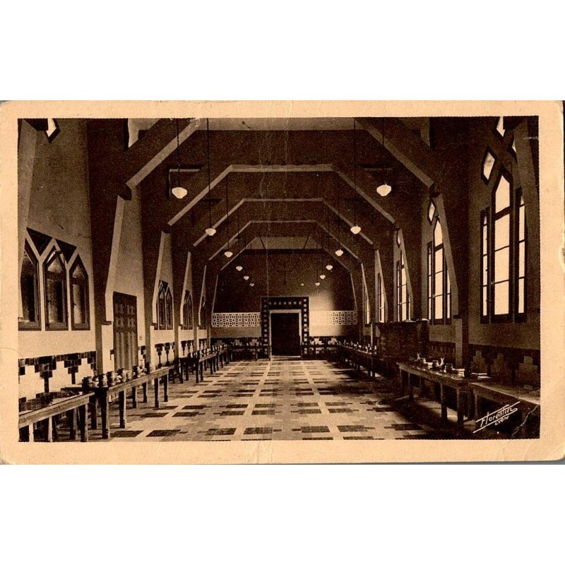 Carte postale ancienne réfectoire Monastère des Dominicaines Les Tourelles Montpellier