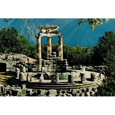 Carte postale ancienne du temple d'Athéna Pronaia à Delphes avec le mont Parnasse en arrière-plan.