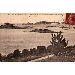 29 - Dinard Saint Enogat- Vue vers le fort de Harbour et l'île de Cézembre
