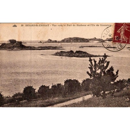 29 - Dinard Saint Enogat- Vue vers le fort de Harbour et l'île de Cézembre