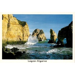 Carte postale CPM de Lagos montrant les falaises de Ponta da Piedade en Algarve au Portugal