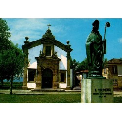 Carte postale CPSM Valença chapelle et statue de São Teotónio Portugal